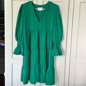 Women’s Tuckernut dress, size med